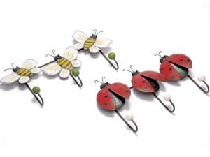 Percha con 3 ganchis con mariquitas y abejas de metal