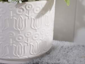 grossiste de vases blancs à décor en relief