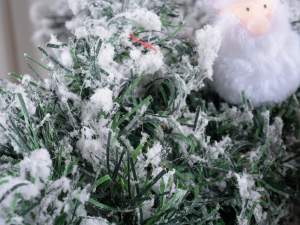 Guirnaldas de abeto artificiales cubiertas de niev