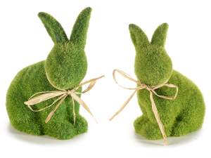 Gros lapin décoration de pâques fausse herbe