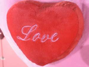 Wholesalers cushions hearts valentine's day gifts