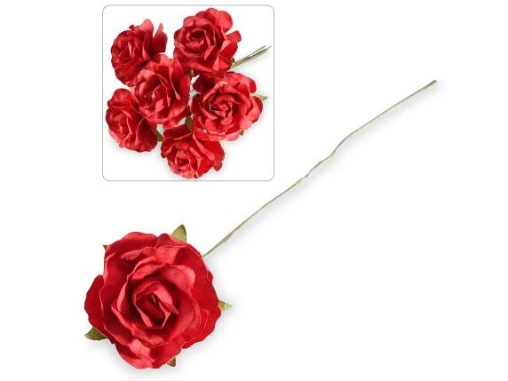 Rosa de papel roja artificial con tallo moldeable.