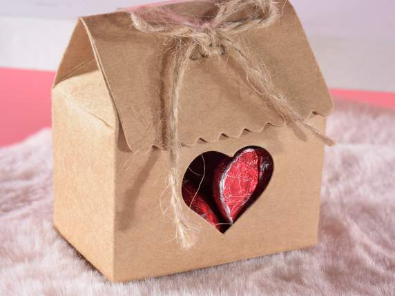 Cutie din hârtie kraft cu fereastră inimă și panglică de frâ