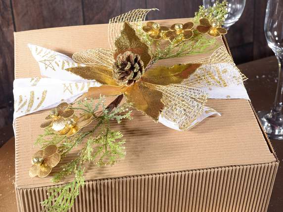Ramura artificiala cu poinsettia, con de pin si flori aurii
