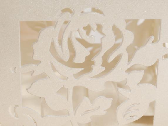 Cardboard carving rose ecrù box for sugared almond.