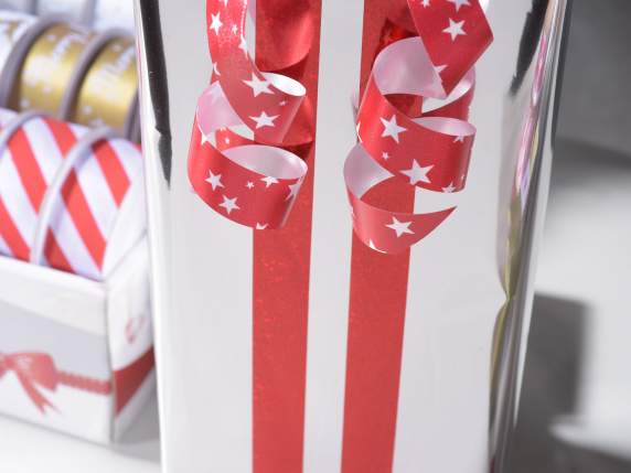 Exhibitor 24 curling Christmas ribbons