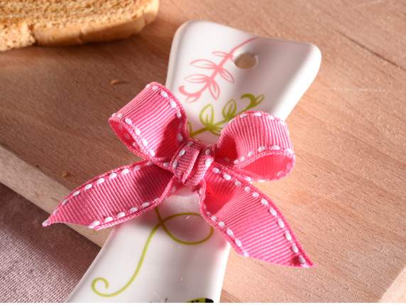 Glossy ceramic spoon rest with Bunny decorations and bow