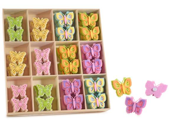 Display mit 108 Schmetterlingen aus farbigem Stoff mit doppe