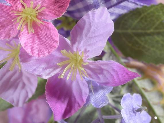 Künstlicher Blumenstrauß mit Lavendel und Wildblumen