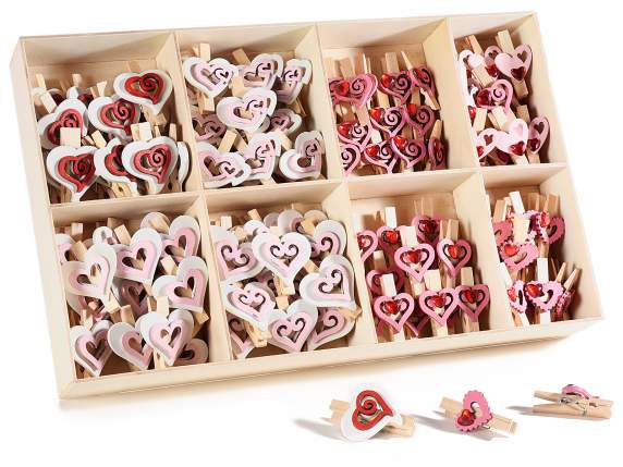 Expositor 112 pinzas de madera decorativas con corazones