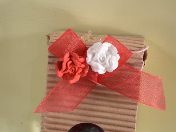 Small rose in white plaster with mouldable stem