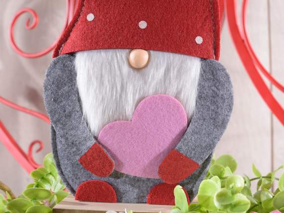 Set of 2 cloth gnomes with heart decorations on a wooden bas