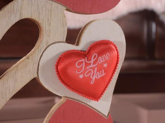Set of 2 Valentines Day hearts pyramids in wood to rest