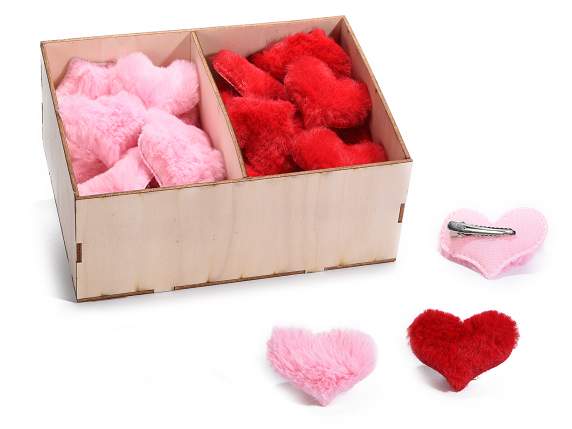 Display 48 soft hearts in fake fur with metal clip