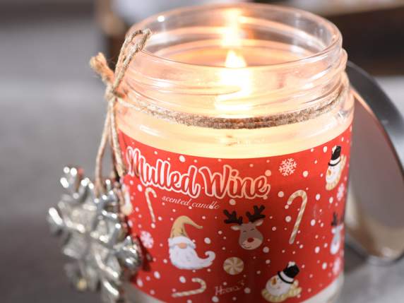 Lumânare parfumată în borcan de sticlă „Snow Holiday” expusă