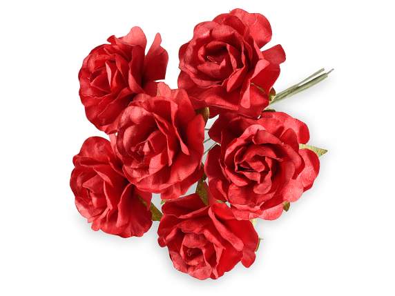Trandafir artificial de hârtie roșie cu tulpină modelabilă