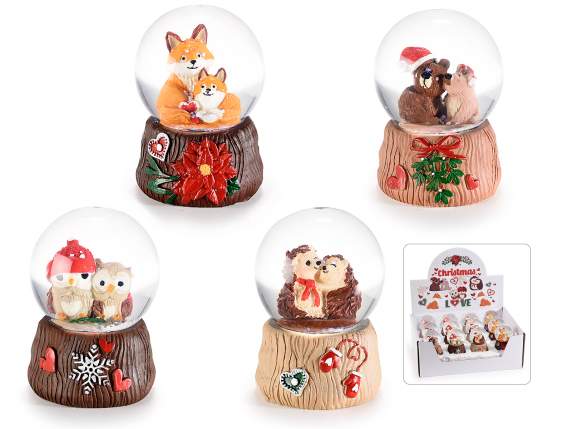 Snow globe w-character Winter Love in resin, on display