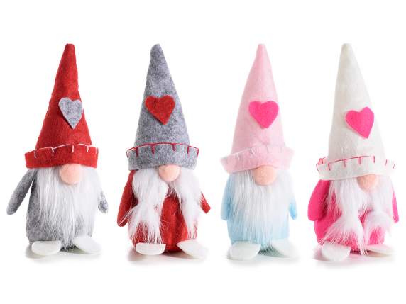 Gnome in love in cloth with zipper for sweets