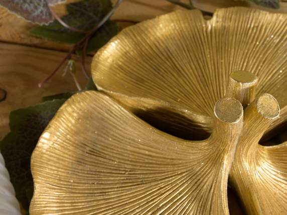 Decorative plate in gold-like resin with 3 Ginkgo leaves