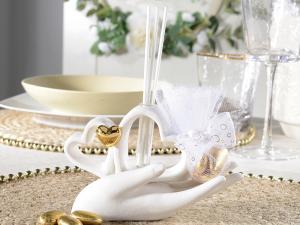 Favor de boda elegante: perfume y diseño