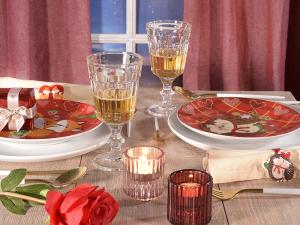 Romantic Valentine's Day dinner setup
