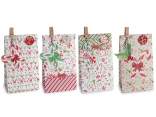 Bolsa de papel navideña con clip, etiqueta y pegatina.