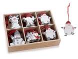 Display 60 wooden Christmas decorations to hang