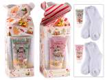 Gift set with scented foot cream and soft socks
