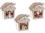 Panier cadeau en bois orné de sculptures de Noël