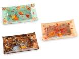 Rectangular glass plate with honey and bees decoration