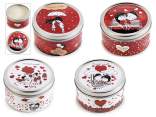 Scented candle in round metal box lovers