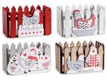 Wooden fence basket with hen decoration