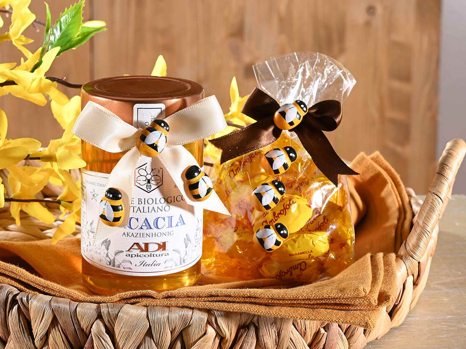 Pack de 60 abejas en madera con cinta de doble cara (51.34.62) Art