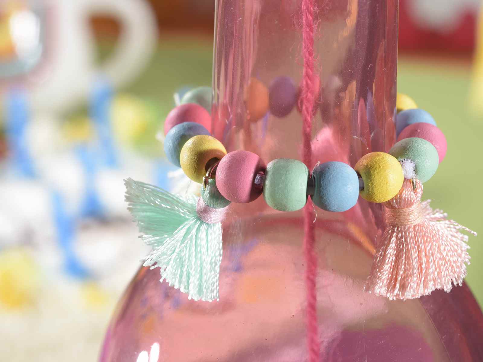 Decoracion con forma de botella para con pompones (80.16.26) - Art Italy