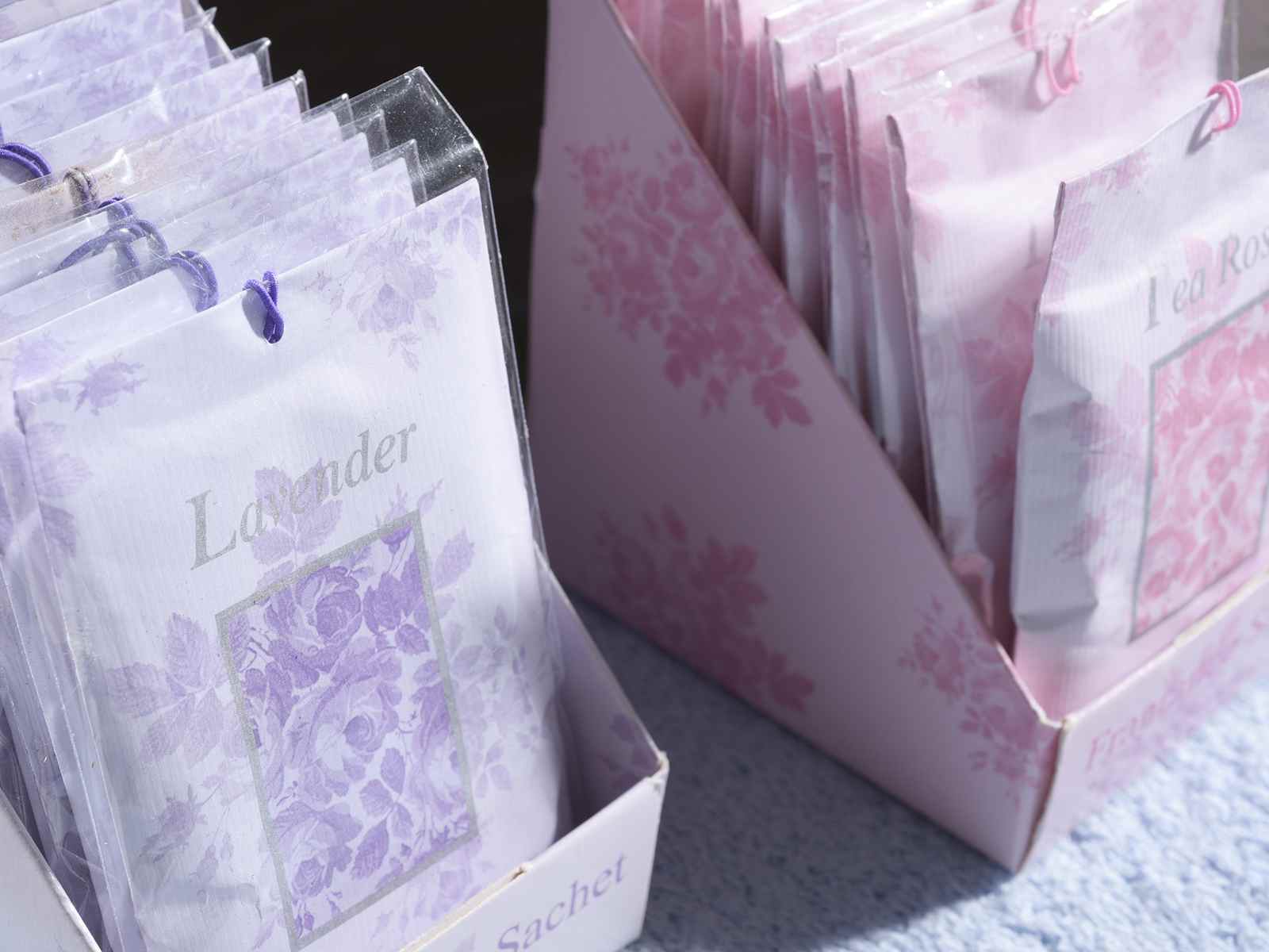 Expo Of 10 Scented Sachets Of 10 Gr Each For Drawers 42 00 53