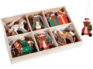 Décorations suspendues en bois