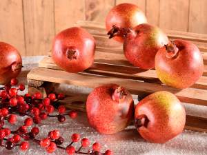 wholesaler pomegranate artificial fruit decoration