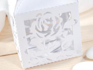 Boîte de faveur avec décoration florale en papier