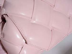 Grossista borse intrecciate similpelle rosa