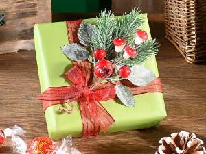 bouquet de Noël avec baies de pin