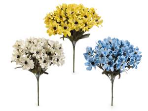 Gros bouquet de fleurs blanches jaunes bleues
