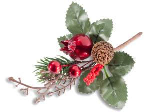 Wholesaler bunch pick pine cones berries