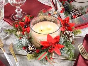 ingrosso candela natalizia con ghirlanda e pigne