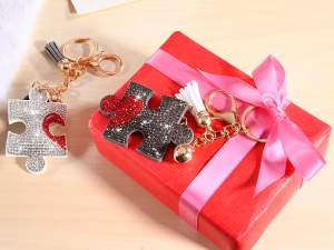 wholesale heart puzzle couple keychain