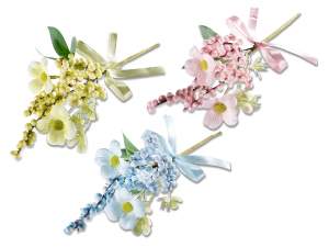 Cintas y flores de Pascua