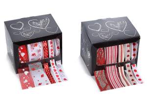Rubans en forme de cœur pour la Saint-Valentin en
