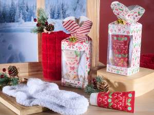 gros paquet cadeau chaussettes de Noël crème