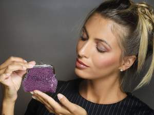 Wholesalers brings glitter coins