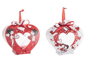 Corazón transparente abrible en un paquete de San Valentín
