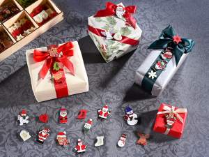 Adornos navideños de madera con fieltro adhesivo